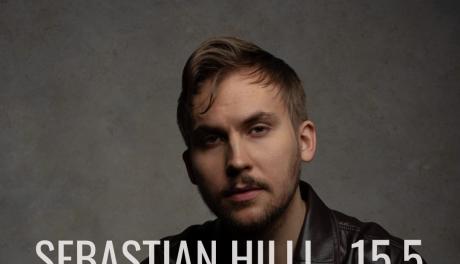 Kuvassa säveltäjä Sebastian Hilli