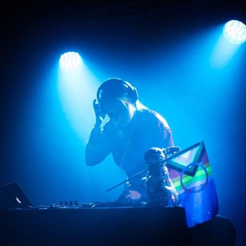 DJ Hulluella.
