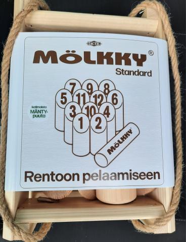 Kuva Mölkky pelistä