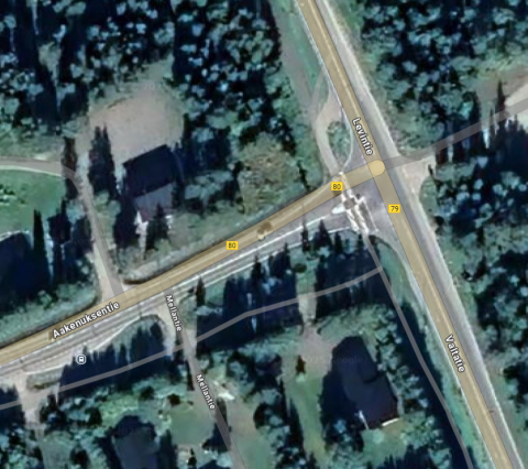 Ilmakuva, karttakuva liittymän paikasta Levintien, Valtatien ja Akkeknuksentien risteyksessä.