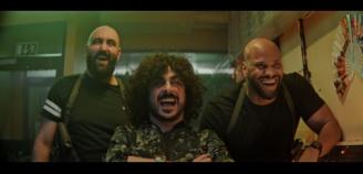 Pohjolan satoa elokuvan mainoskuva kolme miestä nauraa