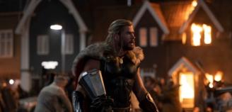 Thor on keskellä taistelua.