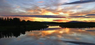 Ounasjoki auringonlaskun aikaan