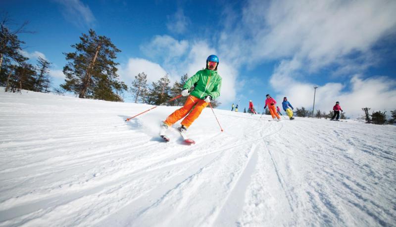 Kuva laskettelijasta