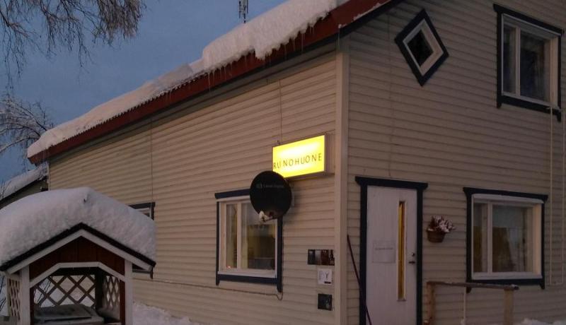 Runohuone kuva Tapani Tavi