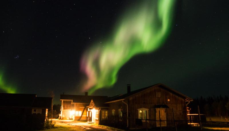Taivaan Valkeat ja revontulet