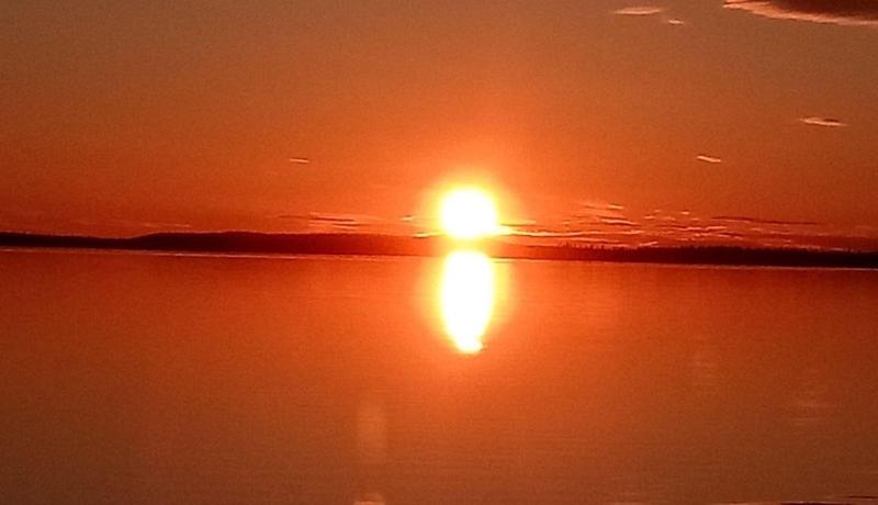 Auringonlasku Kelontekemäjärvellä