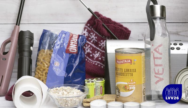 Elintarvikkeita ja muuta kotivaraan kuuluvaa, kuvituskuva.